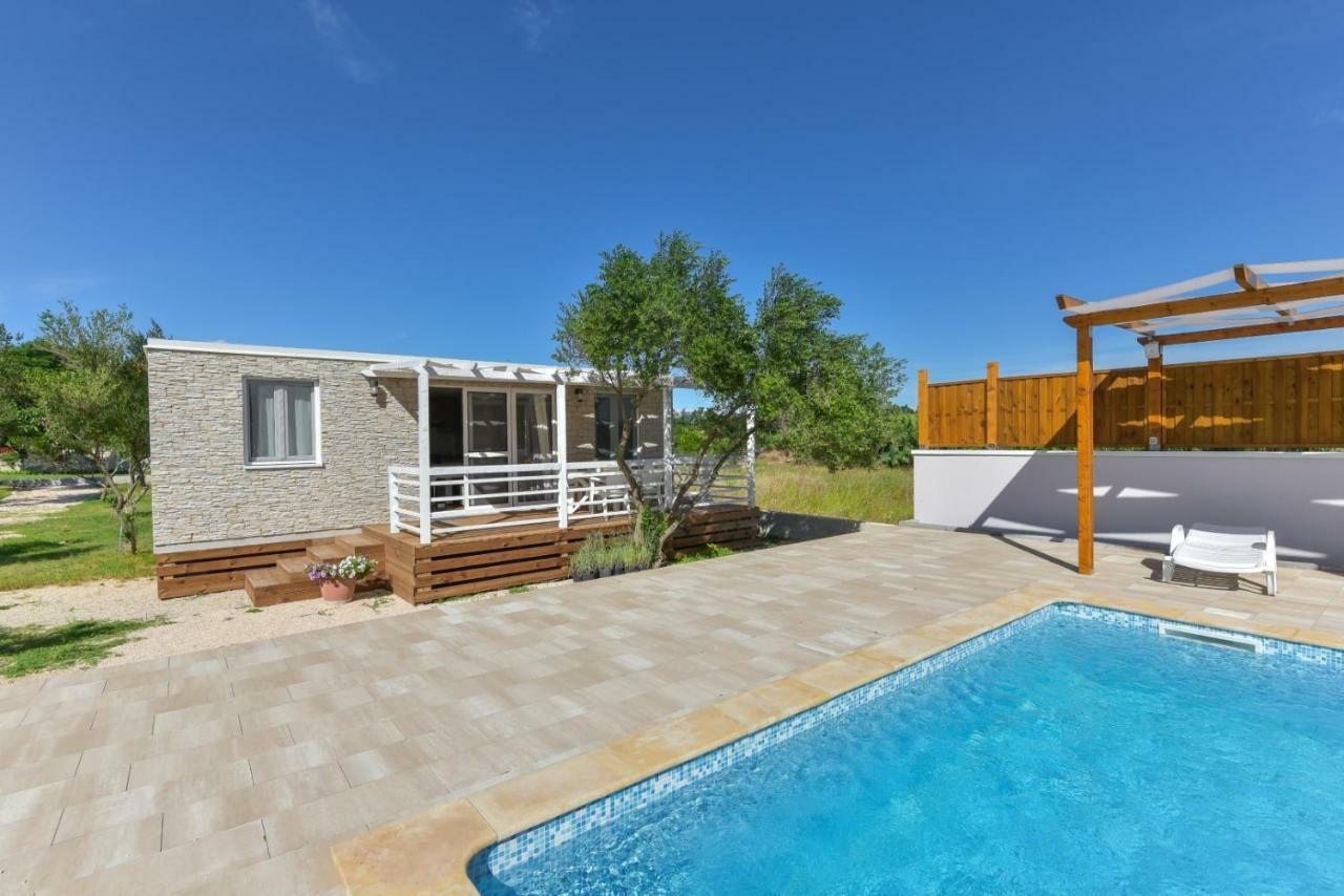 Bungalov Medanic - Private Pool Privlaka  Exteriér fotografie