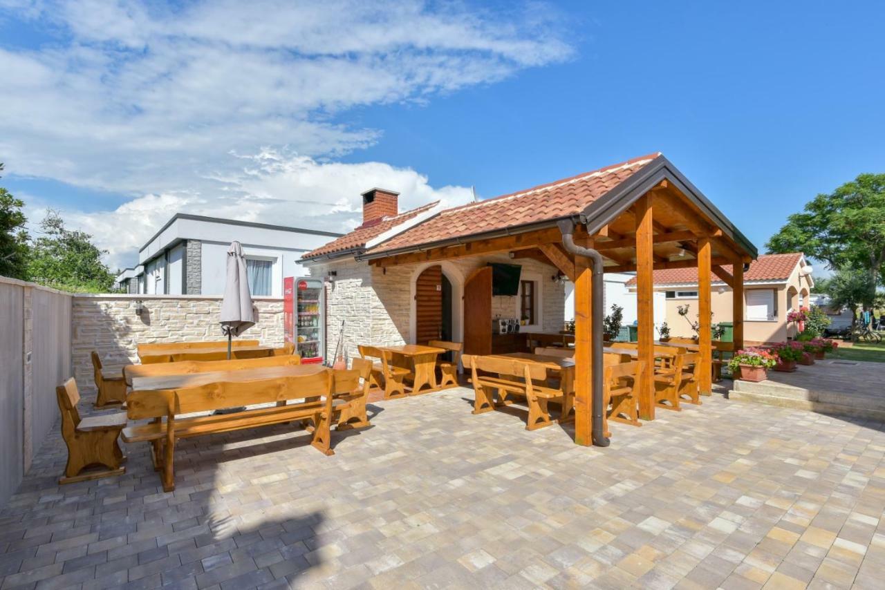 Bungalov Medanic - Private Pool Privlaka  Exteriér fotografie